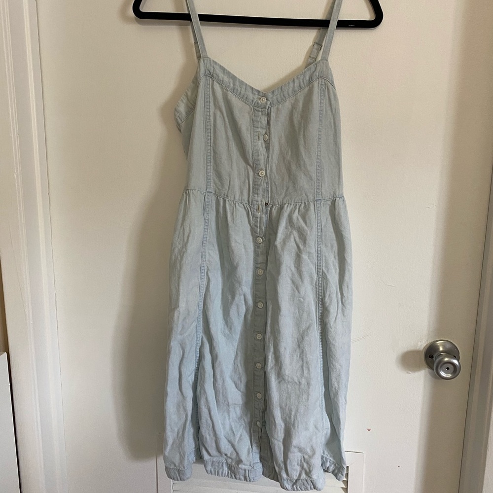 Levi’s denim dress button front with pockets